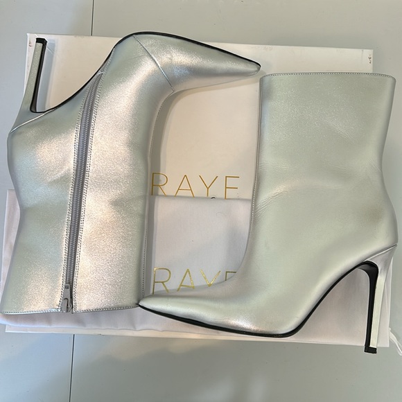 CLOSET CLOSING Revolve Raye Nala Boot in Silver Sz 8 - Picture 3 of 6
